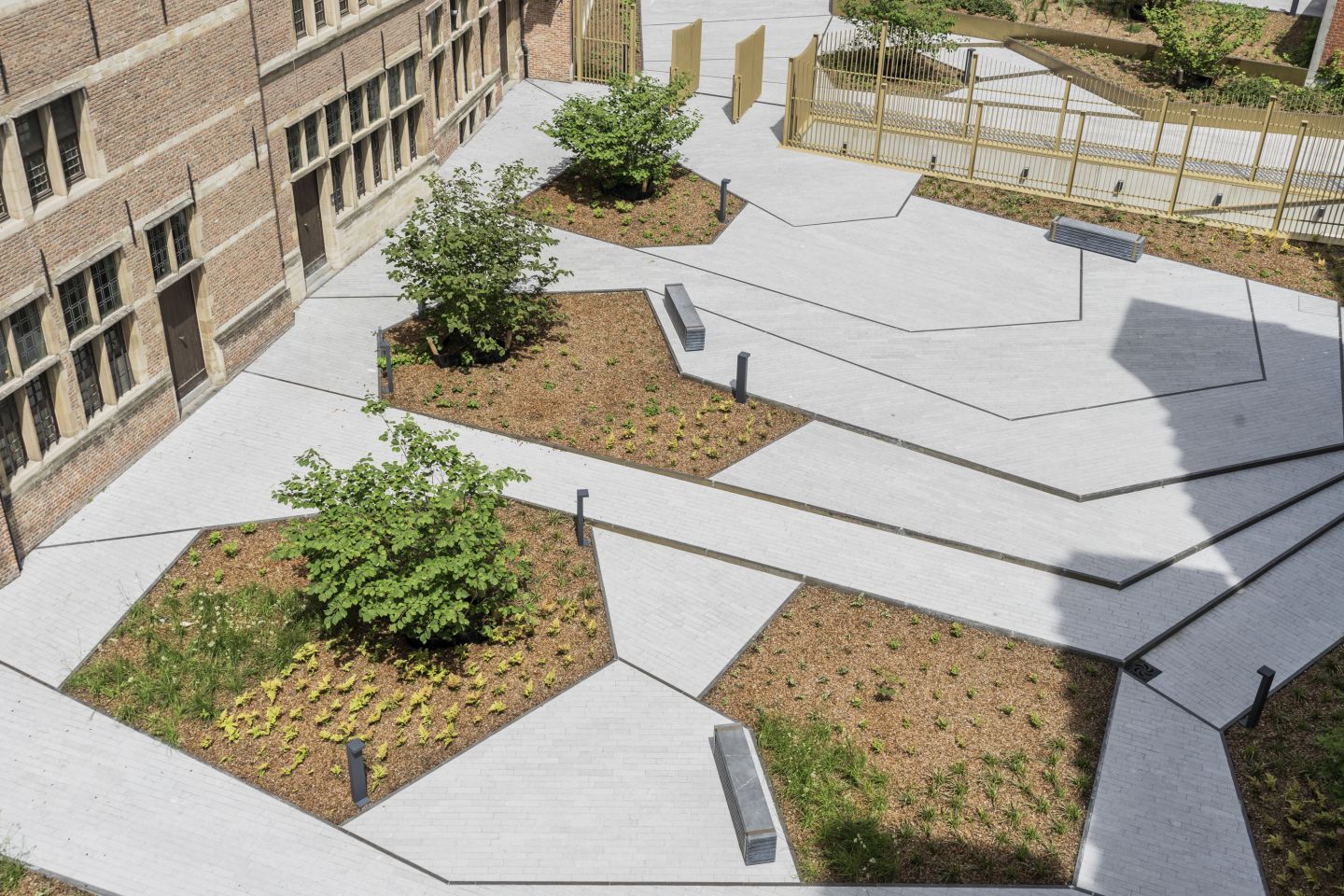 We geloven in de sterk verbindende kracht van publieke ruimte.