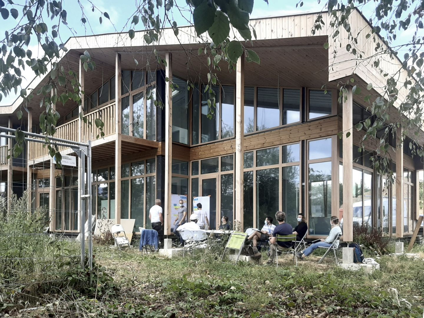 We ontwerpen, begeleiden, verbinden en inspireren.